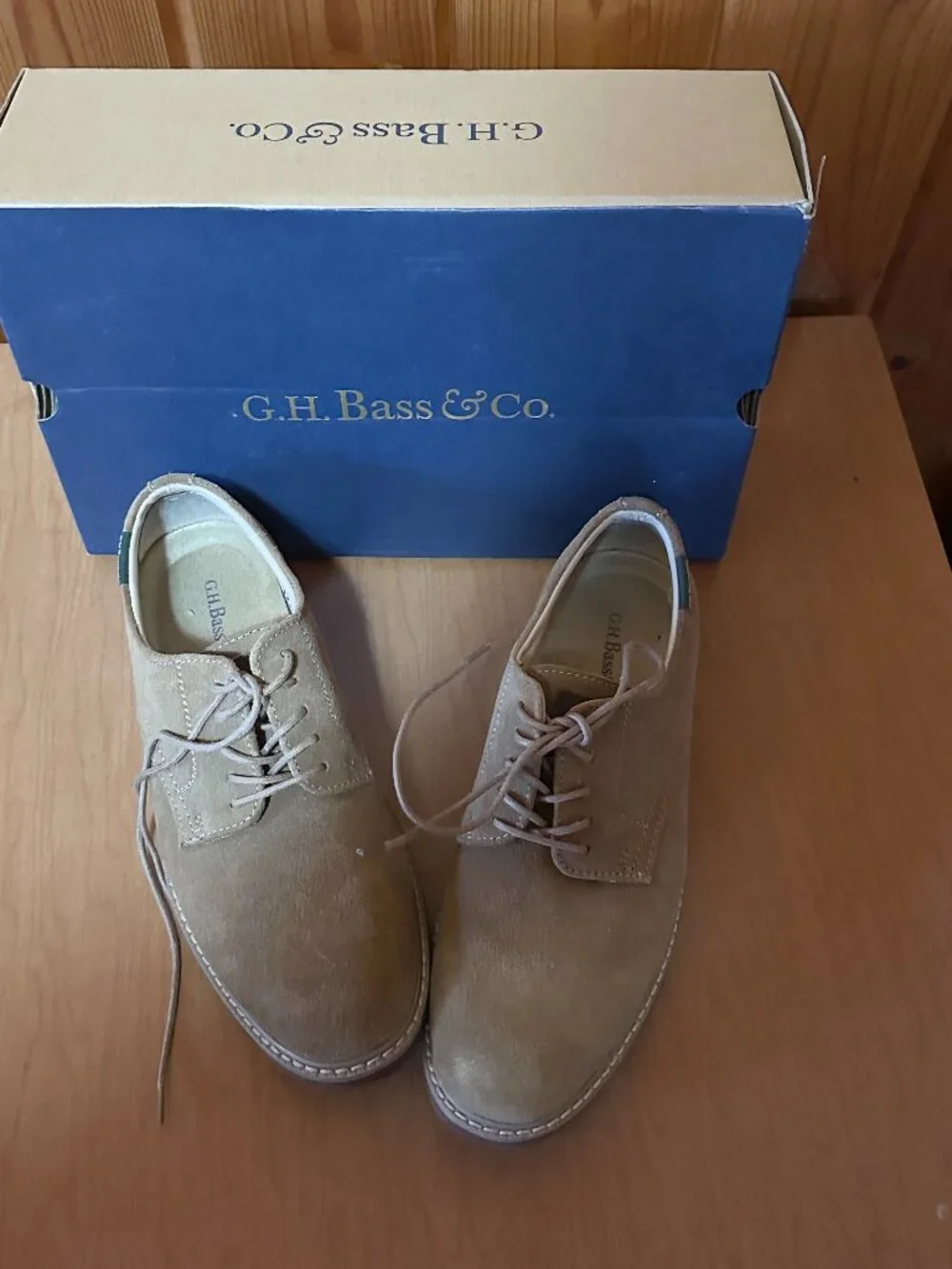 G.H. Bass Pasadena Suede Shoes for men in size 7M